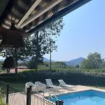 La Berhartia 캄보레방
