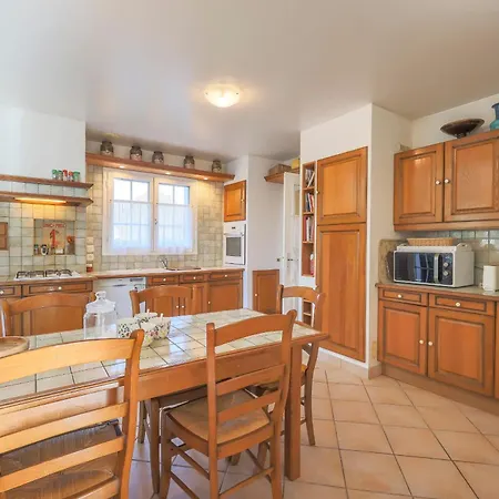 Berhartia Cambo-les-Bains