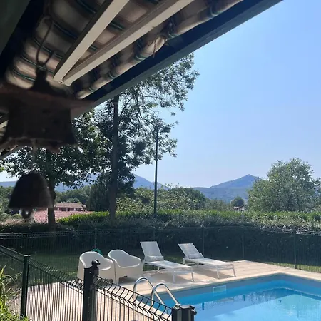 Berhartia Cambo-les-Bains