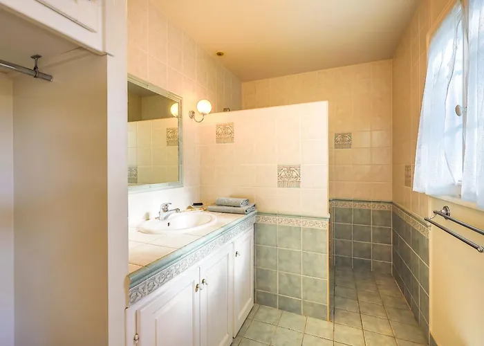 Berhartia * 캄보레방